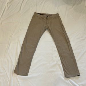 Men’s Oakley Khakis Size 33W/32L